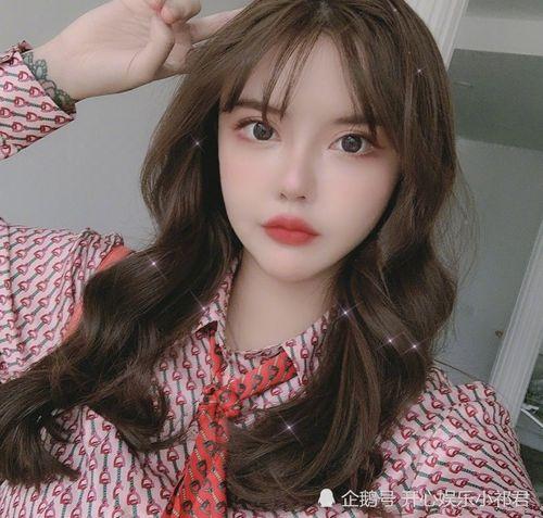 娱乐吃瓜君韩安冉,从网红到明星，她如何成为娱乐界的“吃瓜女王”？  第2张